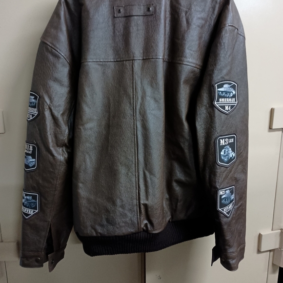 Bradford Exchange XXL Tanks of WWII Leather Bomber Jacket Rich Brown - Picture 2 of 4